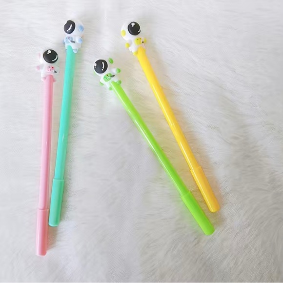 🍒🍒 2 Astronaut Pens❗️Price Firm❗️ - Picture 3 of 6